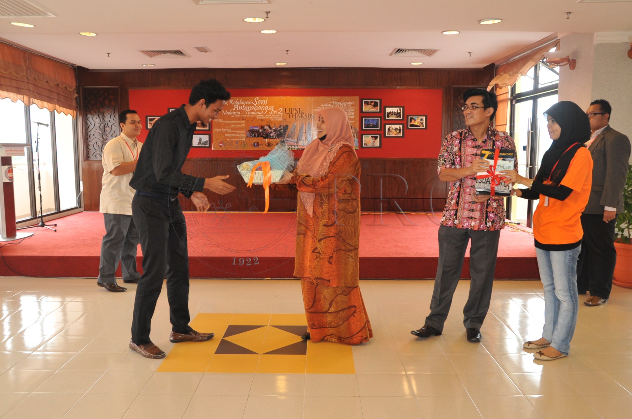 PRO 14 45 THAKSIN PRO 5831